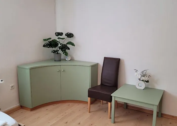 Hahn Апартаменти *